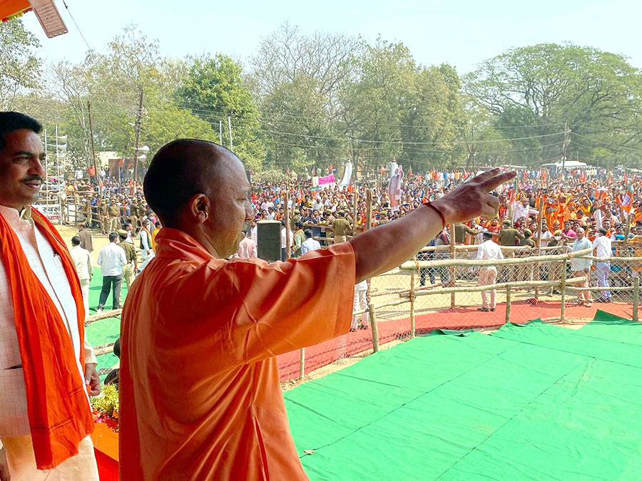 myogiadityanath's tweet photo. सोनभद्र जनपद का जन-जन राष्ट्रवादी विचारों से प्रदीप्त है। यहां की जनता माफियावादियों और घोर परिवारवादियों को ढंग से पहचान चुकी है।

सोनभद्र की 'जनता-जनार्दन' का अथाह उत्साह और अभूतपूर्व समर्थन बता रहा है कि यहां हर बूथ पर सुशासन का प्रतीक कमल का फूल खिलेगा...

धन्यवाद सोनभद्र! https://t.co/MlaI1L9Rzp