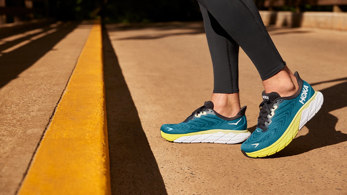 TotalsportsSA's tweet photo. All the stability none of the unnecessary weight. The HOKA Arahi 6 has the contradictory combination of maximal cushioning & minimal weight.
Available in selected Totalsports stores & online: https://t.co/BaZnD37aWW
Use our #RunnersRewards & take 20% off.
#HomeOfRunning https://t.co/ZvnSPeXGNc