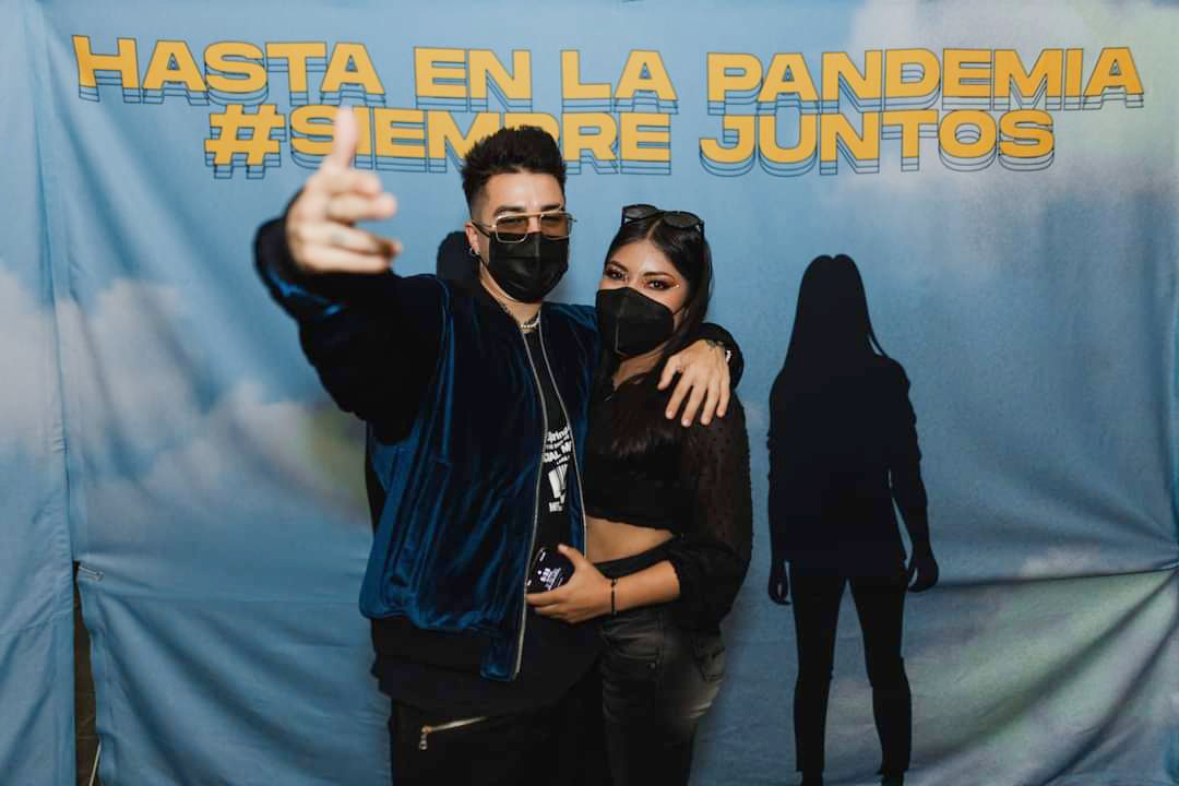EssmmeDiaz's tweet photo. @mariobautista_ Feliz cumpleaños mi amor te amo 😍😍😍❤️😍❤️😍❤️ https://t.co/vailbpQBk4