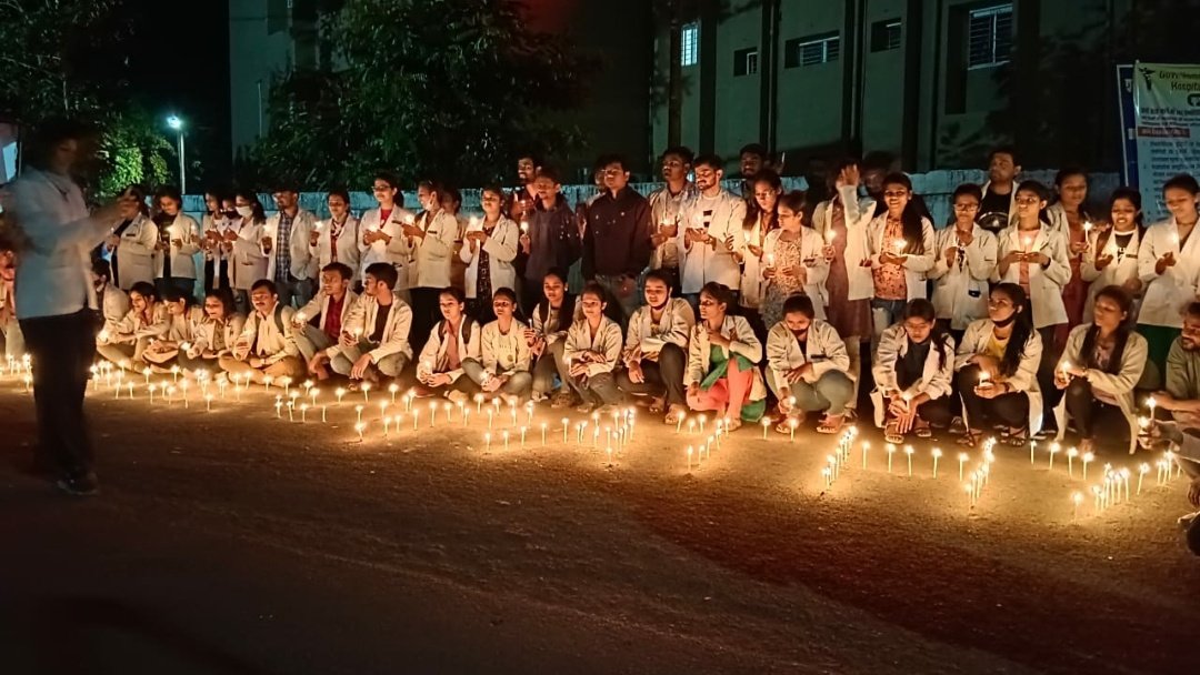dhakad_pragya's tweet photo. Candle was never a tool concerned to the doctors

 ...yet became an important asset to draw the attention of our government towards the deteriorated *Prosperity of Homoeopaths* https://t.co/UvsS3TIo2a