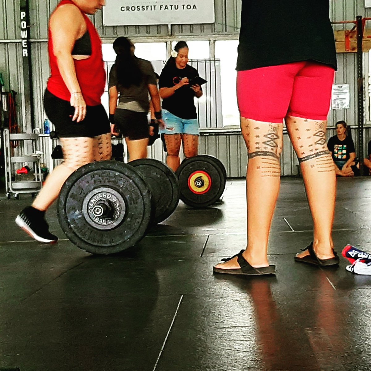 cilla_sefo's tweet photo. Admiring the venerable malu on these awesome ladies at the #crossfitopen2022 
Can't wait to get mine ❤
#samoatattoo #samoanwomen #girlswholift https://t.co/k6sUOUPBFh