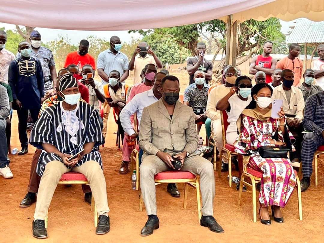 otr_togo's tweet photo. L'OTR a inauguré officiellement le 04/03/22, les bureaux des douanes de #Tindjassi et le nouveau bâtiment de logement des agents.
Le député de Bassar @AbiraBonfoh et les autorités locales ont participé à cette cérémonie aux côtés du CG @PKBTchodie et du #CDDI.
#OTR
#Douanes https://t.co/K8qpgZMKpi