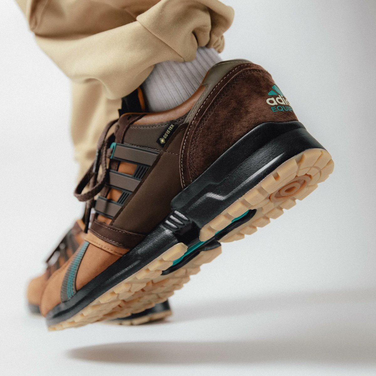 titoloshop's tweet photo. ONLINE NOW 🔥 adidas Equipment CSG 91 and 93 *Gore-Tex* 
hurry up 📲 https://t.co/vVgAqwBDc0

🏃🏿‍♂️UK 7 (40 2/3) - UK 11.5 (46 2/3)
🔎 GX3618 and GX3617

#adidas
#eqt
#adidaseqt
#eqtfamily
#goretex
#equipmentcsg91 
#equipmentcsg93 https://t.co/lZyOk0w4YQ