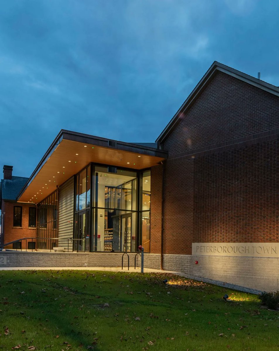 archinect's tweet photo. Peterborough Town Library by Ann Beha Architects @AnnBehaArch 📸 Peter Vanderwarker #ArchinectProjects

Project details at https://t.co/VcHaOhv71q https://t.co/AdbfRwCOKB