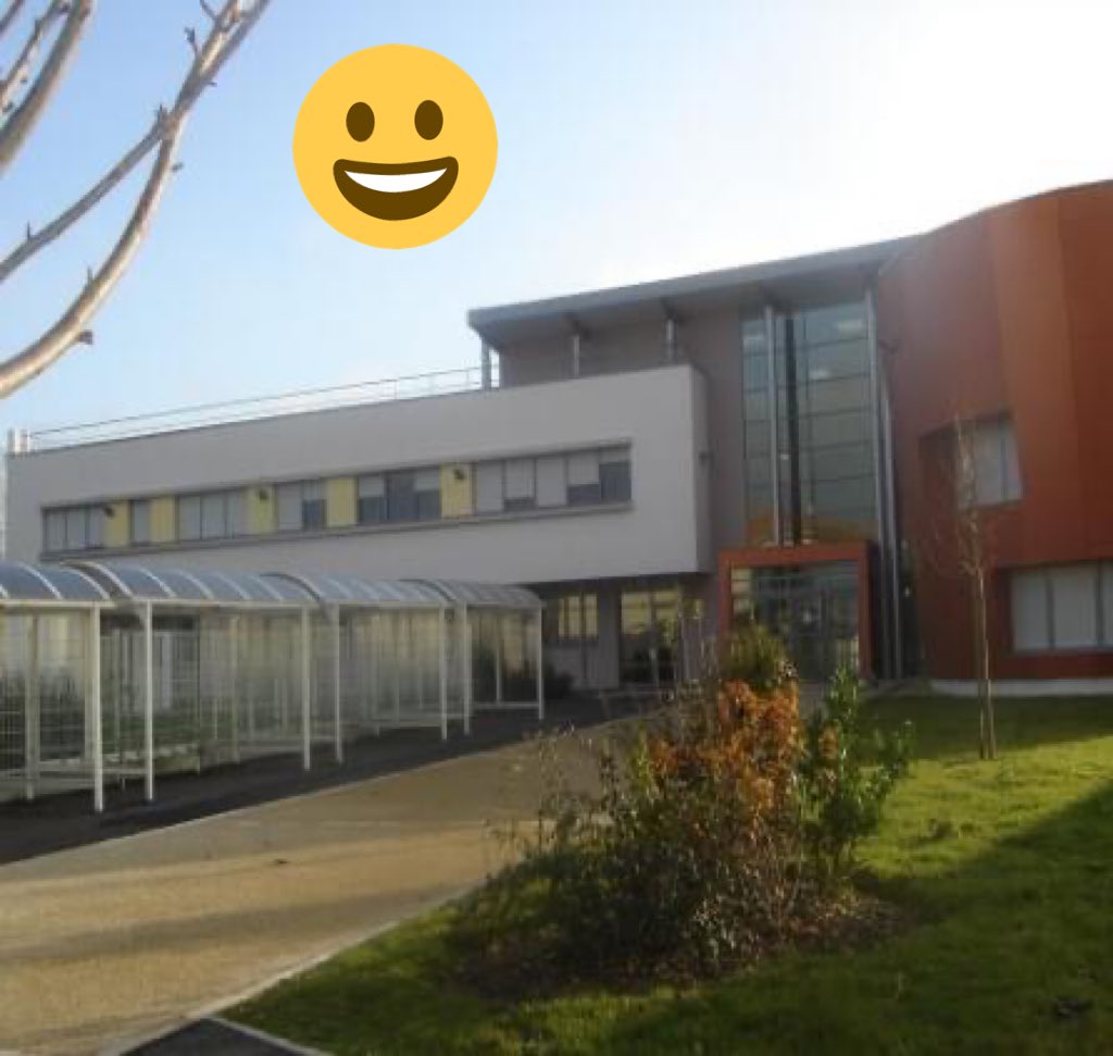ChoraleJoachim's tweet photo. Portes ouvertes au collège Joachim du Bellay #Loudun Samedi 5 mars 9h 12h30 Les #classeschantantes sont prêtes 🎶@acpoitiers @emcc_poitiers https://t.co/LvdJAEN7AB