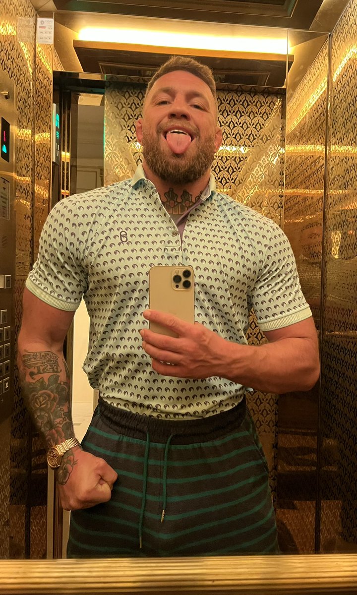 Conor McGregor tweet media