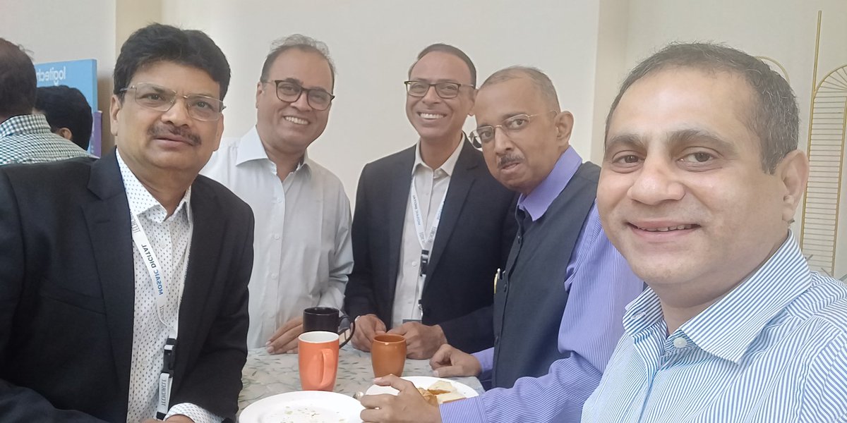 RajeshP02100497's tweet photo. #TechCircle7DD
With CIOs friends. Since decades Stay healthy and blessed https://t.co/2HmnS72h6P