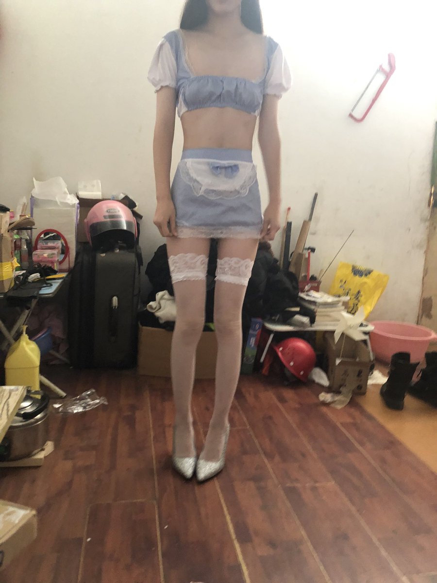Elo1Nv's tweet photo. 年龄：20
身高：165
体重：70
坐标：哈尔滨
情感状态：已婚
已开几洞：3个
被几个人操过：最少300
第一次几岁：15
特殊癖好：乱伦
特殊经历：被她初中班长圈养
最多1v几：1v13
多人经历：多次
最刺激的经历：被她同父异母哥哥圈养2周
是否喜欢露出：否
最希望被谁操:父亲 https://t.co/a9ngmUtNt1