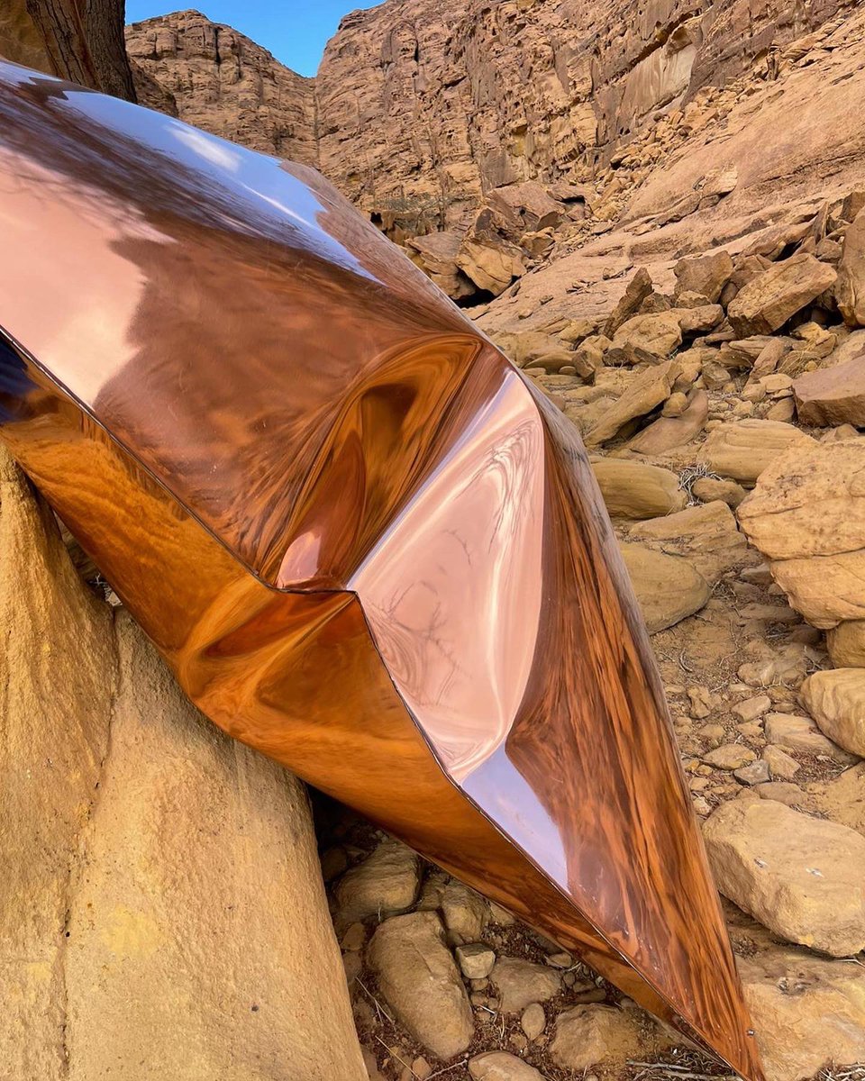 teamvisual_tvs's tweet photo. Check out our work in Al Ula, KSA by @Shaikha.almazrou . These copper pillows portray an elegant yet modern form of art in an unconventional location.

#teamvisualsolutions #teamwork #dubaiinvestmentspark #art #installation #customization https://t.co/PDnjHLTINP