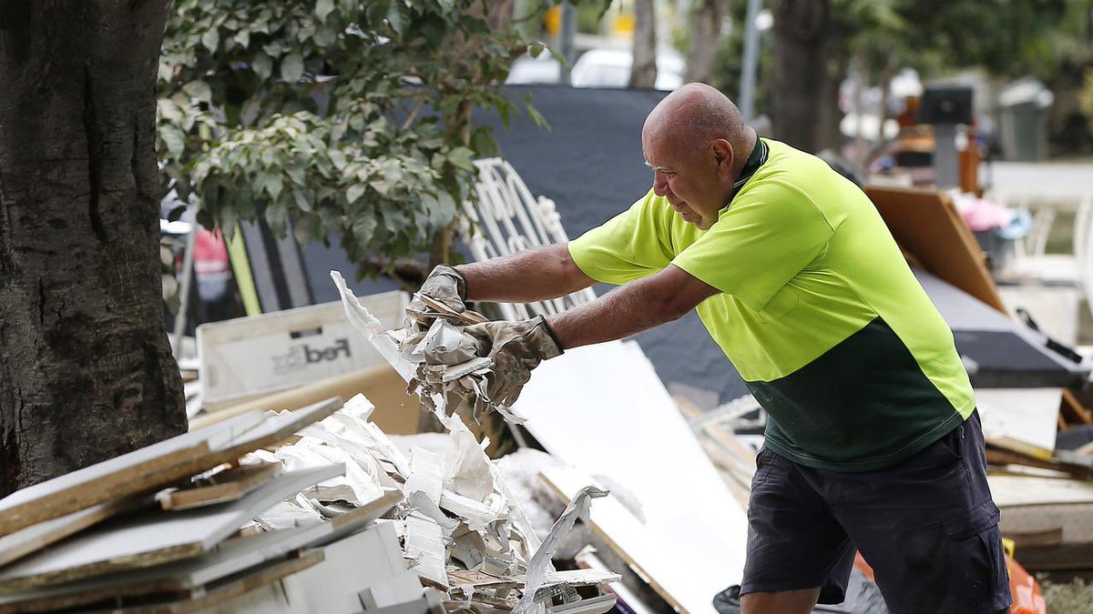 You are kidding me! No Federal disaster assistance for damage to “the underneath part of ‘Queenslander-style’ homes…as it is not an enclosed room/area.” The Prime Minister for Sydney strikes again. couriermail.com.au/news/queenslan…