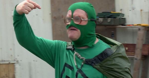 luneigh's tweet photo. the riddler in the batman (2022) https://t.co/KuYf4qWx3W