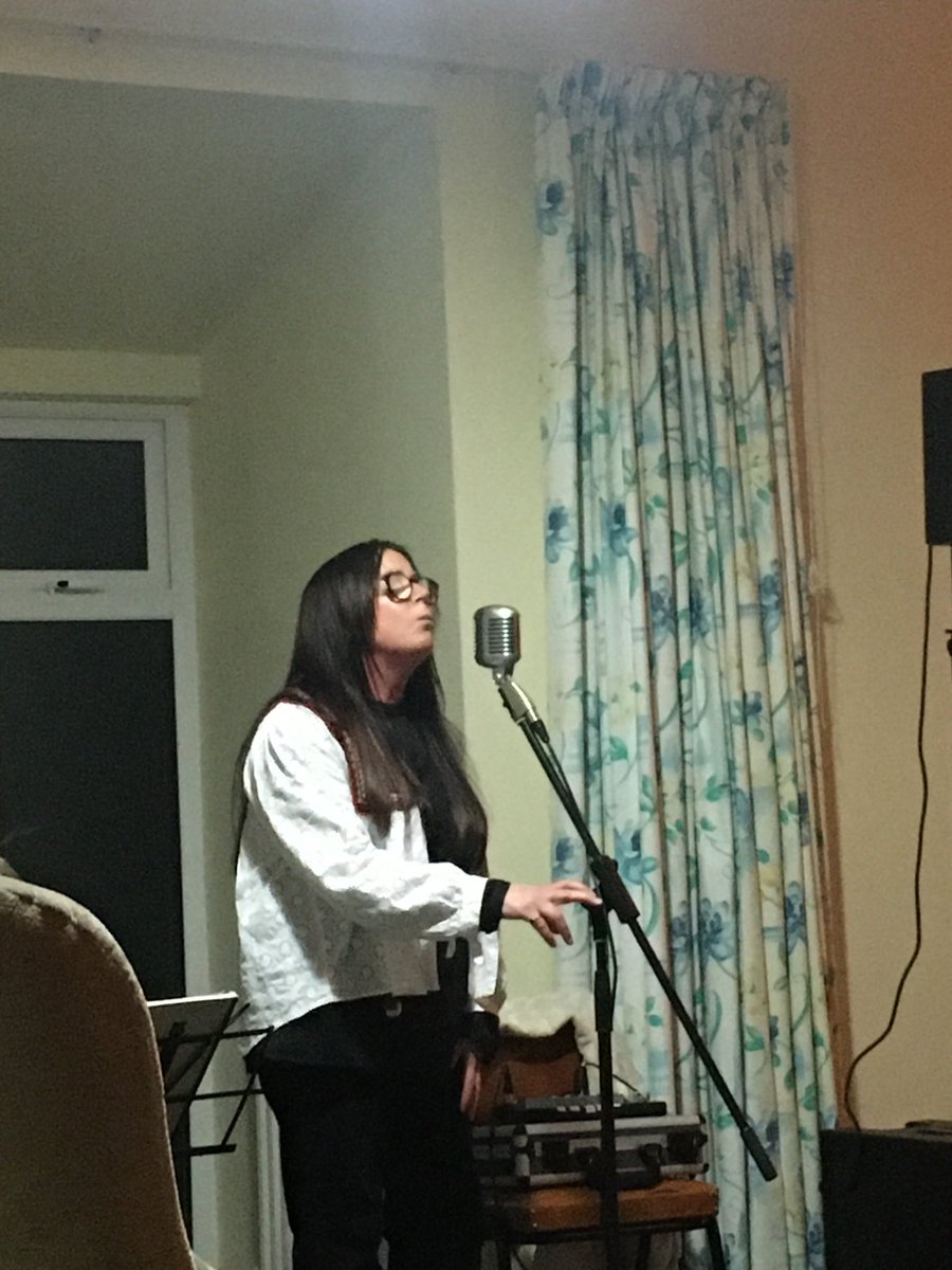 beaninavan's tweet photo. Friday….#2gigsin1day Two amazing and inspiring singer songwriters ⁦@RhiannonGiddens⁩ ⁦@IWorldAcademy⁩ ⁦#lunchtimegig then back to #westclare as the sun set to hear ⁦@shonasongs⁩ #fcjspanishpoint. ⁦@SandraJoyceSong⁩ ⁦@NoirinlynchM⁩  🎶🙏💕🚐 https://t.co/9q1yjKJNSR