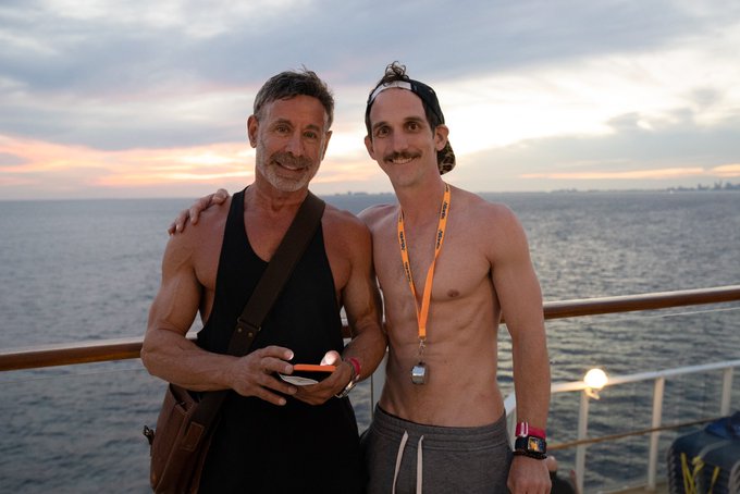 Meet Rob, my favorite daddy from the tropical South American gay cruise ?? 

?Woof ? https://t.co/9J