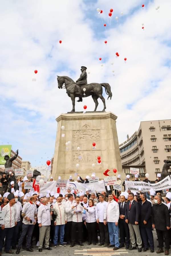 2016 yılında Türkiye Büyük Millet Meclisi Tarafından çıkarılan 3795 sayılı kanunla 
yapılan değişiklik ile bizlerde mezun olmuş olduğumuz okullardan dolayı teknik unvan 
aldık. Geçen bu süreçte kanunla verilmiş olan unvanlar yok sayılmıştır.#YineMi <a href="/cenginyurt52/">Cemal Enginyurt</a>