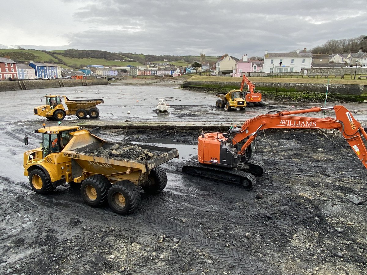 AWilliamsCSLtd's tweet photo. Dredging works this week at Aberaeron Harbour. https://t.co/DtMcsrnwIb