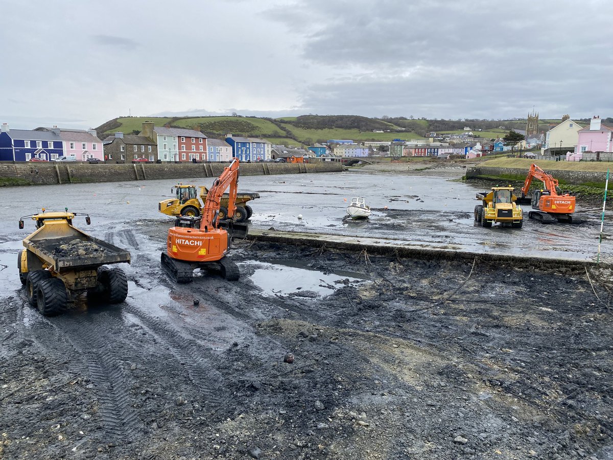 AWilliamsCSLtd's tweet photo. Dredging works this week at Aberaeron Harbour. https://t.co/DtMcsrnwIb