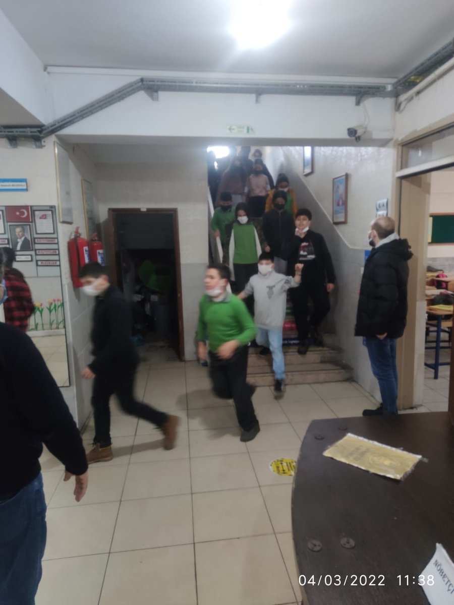Ctinaztepeoo's tweet photo. Okulumuzda gerçekleştirilen deprem tatbikatı https://t.co/UfvYKBh3dM