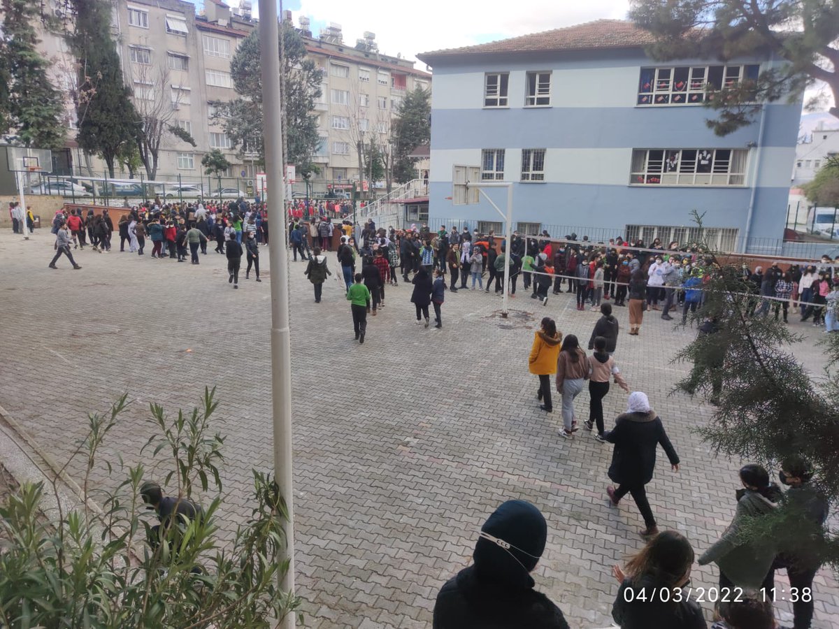Ctinaztepeoo's tweet photo. Okulumuzda gerçekleştirilen deprem tatbikatı https://t.co/UfvYKBh3dM