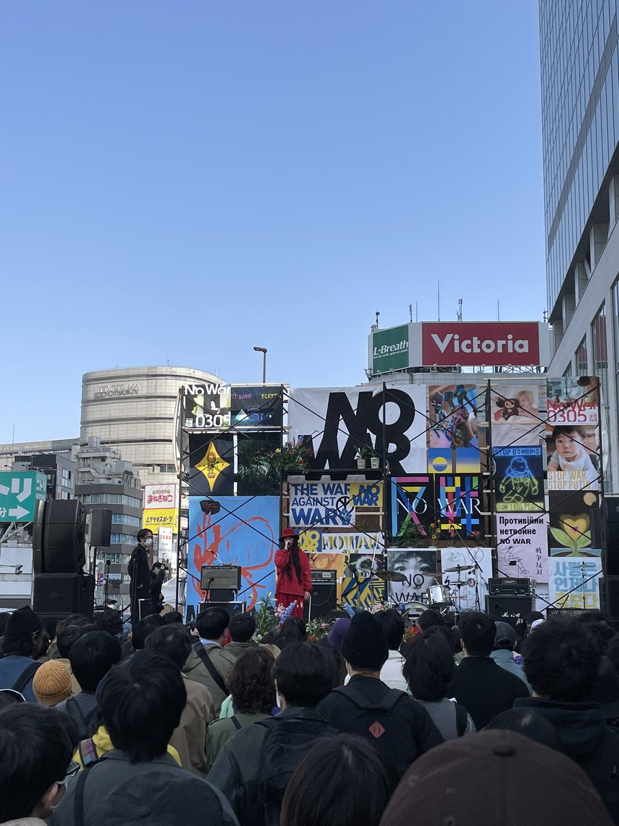 にわとり S Tweet 途中ではあるけど離脱 戦争反対 と指先で入力しツイートするだけになんの意味があるのか 俺はパンクから何を学んだのか そんなモヤモヤと過ごしていた日々だったが この場で色んな人の思いを聞きモヤモヤの正体は掴めなかったが少しだけ心は