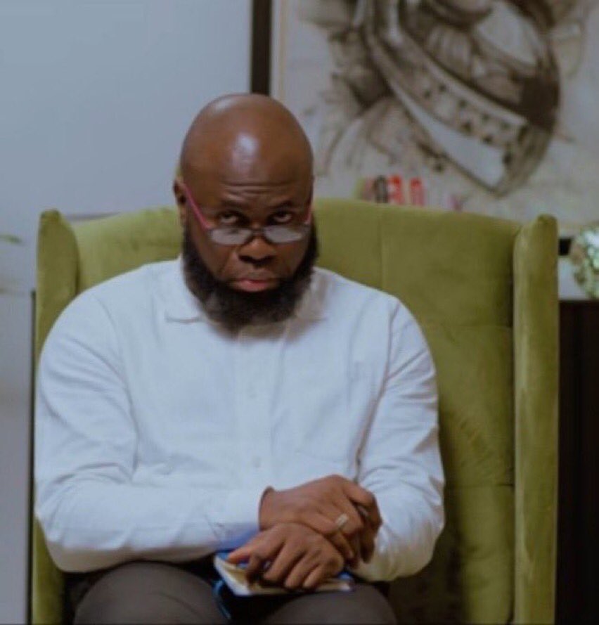 AkinkunmiLolade's tweet image. Your bank balance can't even buy a knife but you are planning to cut of people off. Huh 🤡