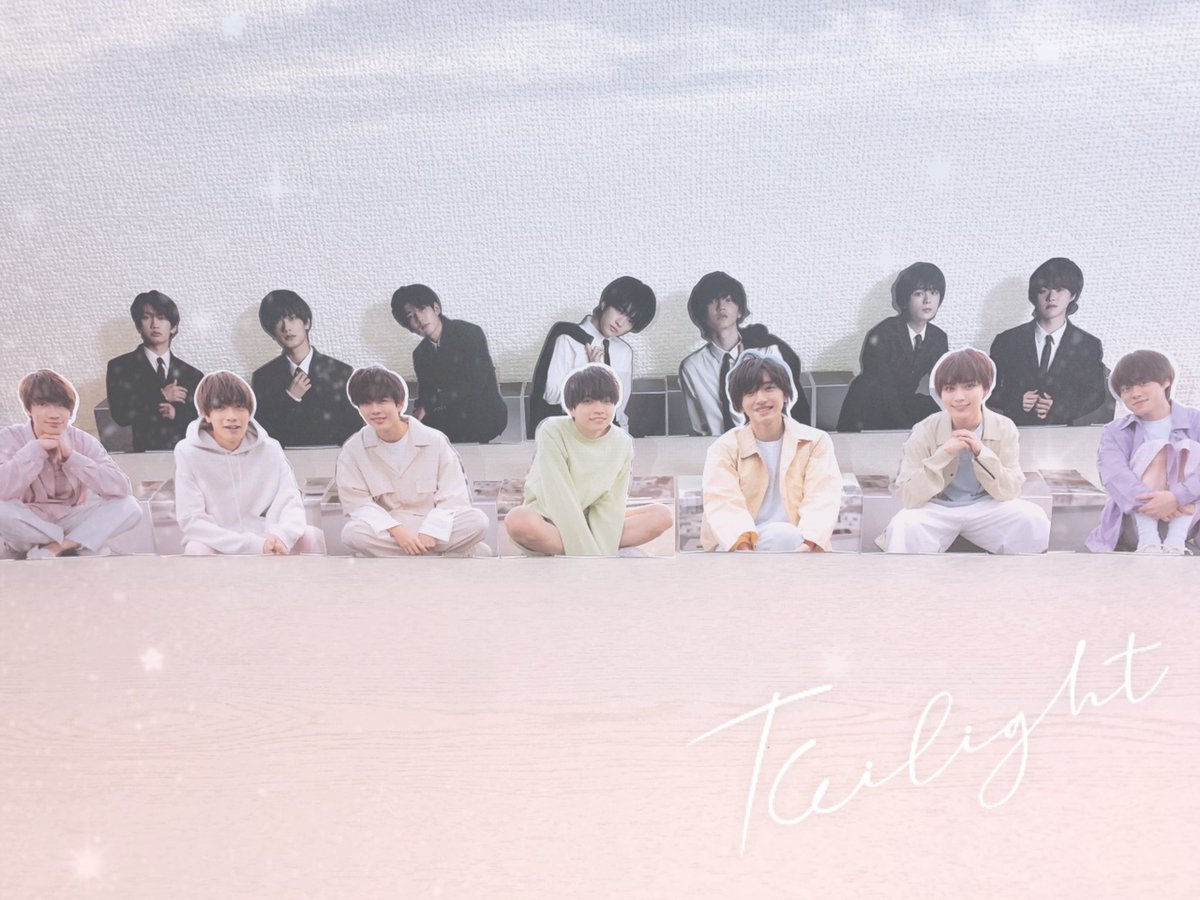 naniwa_rk's tweet photo. なにわ男子 カレンダー 
2022.4~2023.3

カレンダーと言うよりほんとに写真集って感じ！

直筆メッセージ付きフォトカードもスタンド型卓上カレンダーも天最高すぎて！もうとにかく天最高です！(語彙力🙄)✨✨

 #なにわ男子
 #なにわ男子カレンダー https://t.co/qTzZ0WZO87
