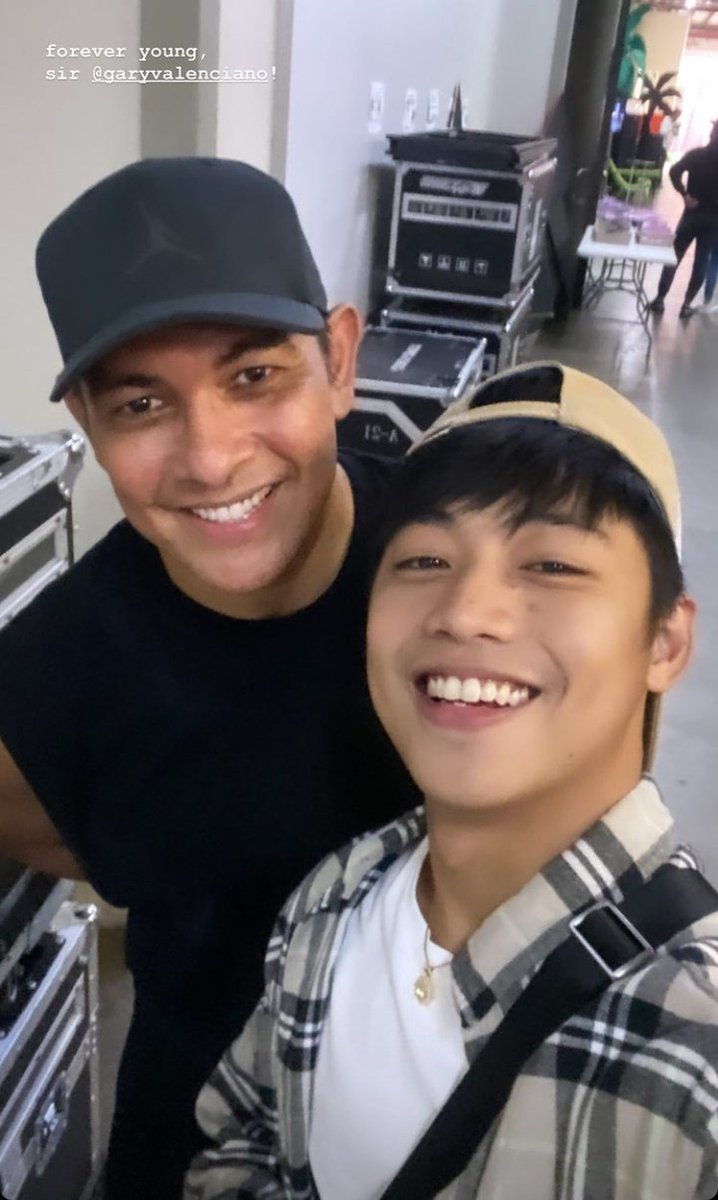 newneyXramos's tweet photo. Benedix x GaryV 🥰

What if kasama niya sa Asap stage mag perform si GaryV 🥰🙈😭 https://t.co/7zXPcu70Hl