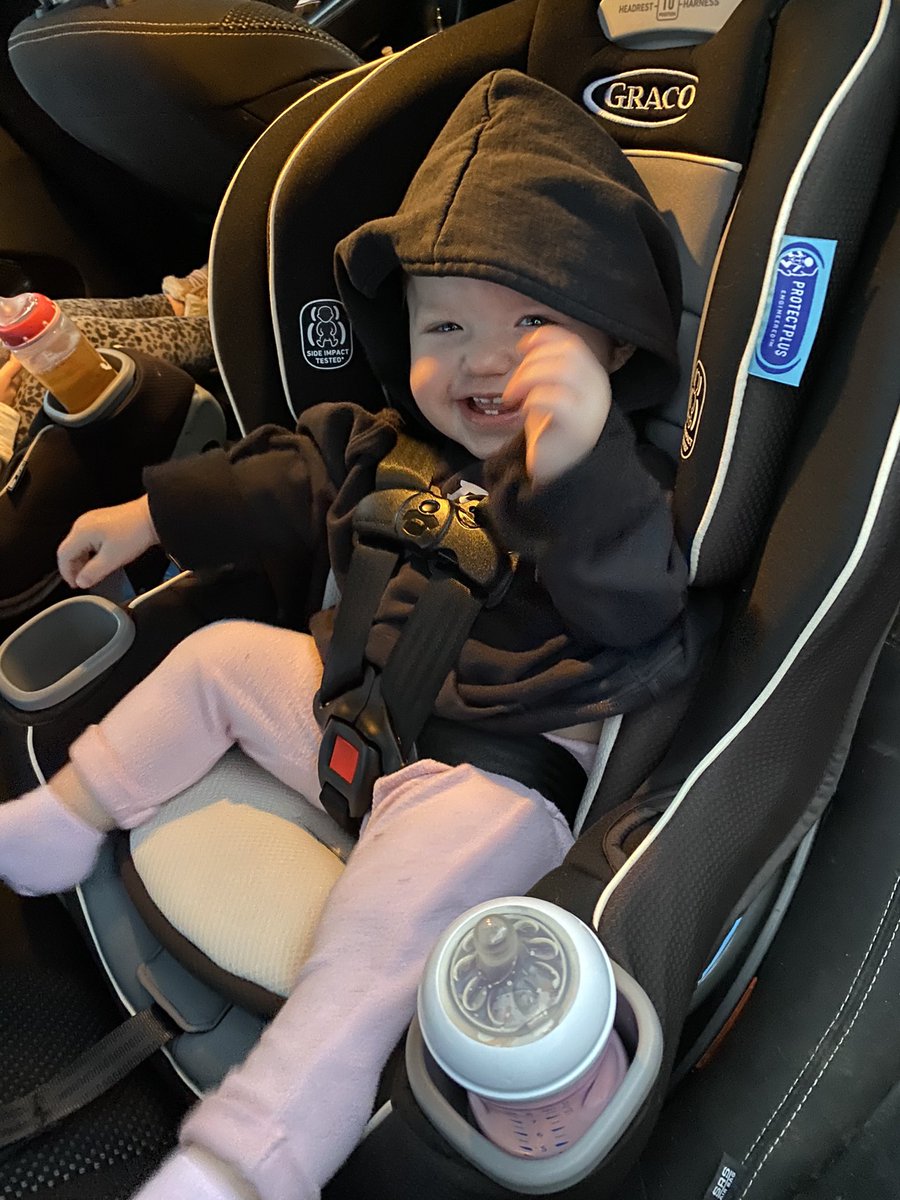 NielsenHannah's tweet photo. Reese got a big girl car seat 🥲🥲 how’s this girl gonna be 1 this month ☹️☹️ https://t.co/T3gyvRodP7