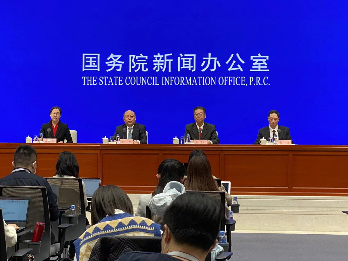 globaltimesnews's tweet photo. China’s GDP hit 114.4t yuan in 2021 and a 5.5% expansion on this basis this year equals a 7.4% growth 5 yrs ago or 10.5% growth 10 yrs ago: Xiang Dong, deputy director of the Research Office of the State Council #GovtWorkReport #2022TwoSessions https://t.co/Oy942v7oGG