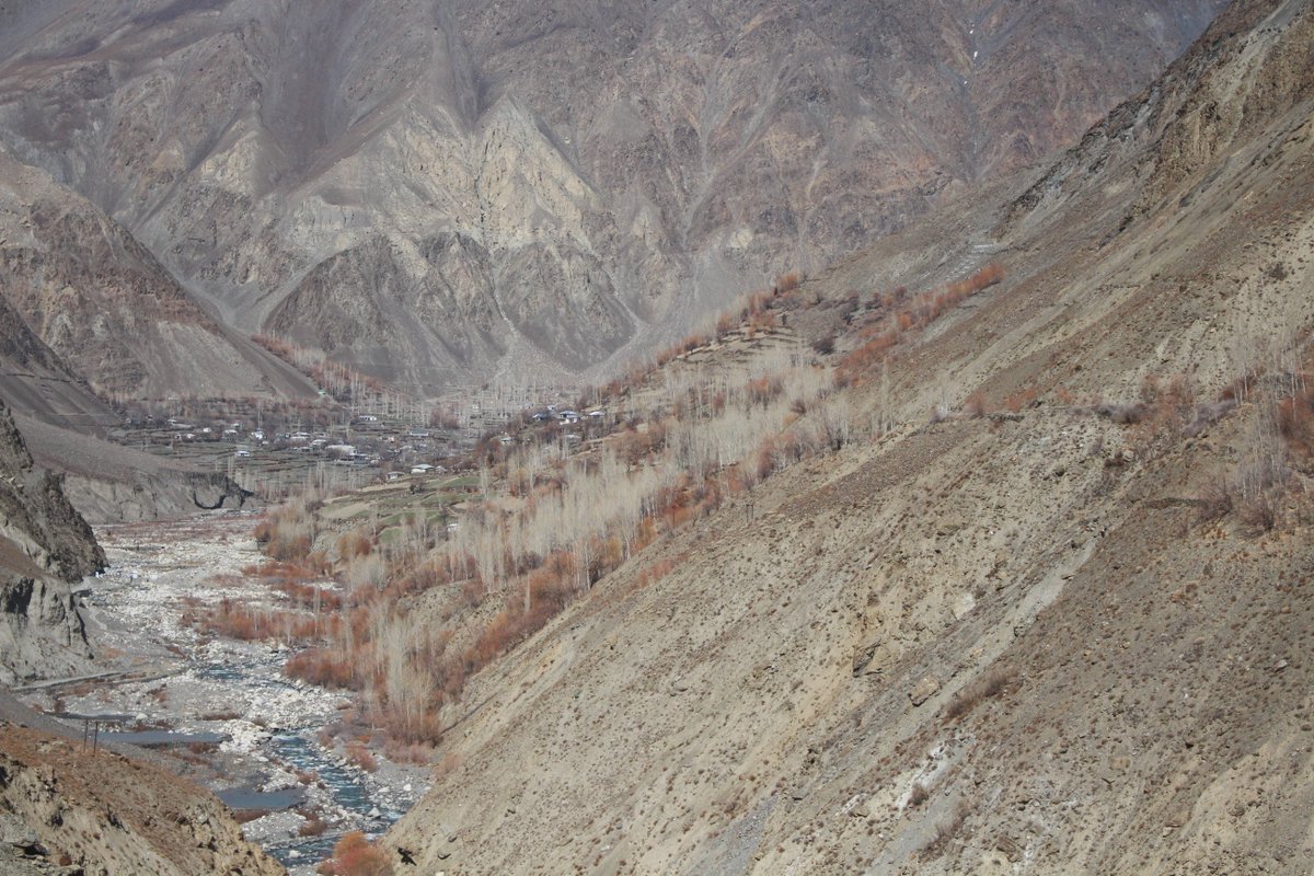 AjazNtfp's tweet photo. #Arkari-valley in Hindukush Region Chitral is a fragile ecosystem. Trees and vegetation are the only binding agents as well as the source of local livelihoods. Chitral Forest Div initiated restoration in the valley with the active participation of local people.
@Plant4Pak https://t.co/omHciftOTh