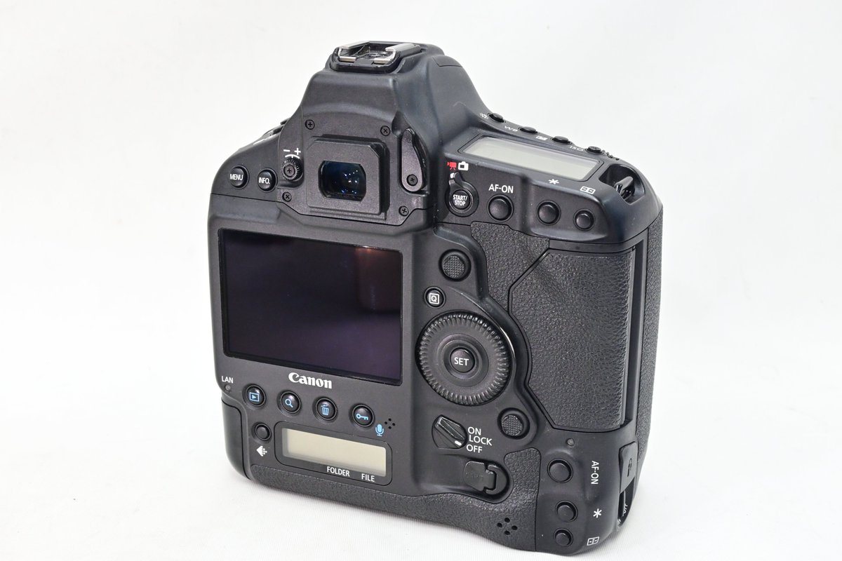 matsuzakayainfo's tweet photo. ☆目玉商品★
メーカーCanon
商品名EOS-1D X Mark II
価格 225,000円
程度 良品
キャノン プロ用 一眼レフカメラ EOS 1D X Mark II です!非常にレベルの高いカメラ!
シャッターカウント264000回以下の表示!
↓商品URL↓
https://t.co/6pmaNRqLlZ
#松坂屋カメラ #EOS1DXII #カメラ https://t.co/7nnvtJiVRw