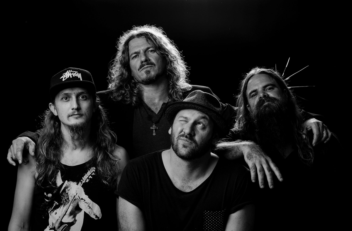 SAfmRadio's tweet photo. The Black Cat Bones released their new single βQuit Itβ A cover of a Miriam Makeba track. The Singer and Activist would have turned 90 years on 4 March 2022.
Guest: Andre Kriel - on Guitars
#SAFMJetbreakfast https://t.co/2LN015dz62