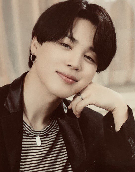 archivforPJM's tweet photo. Jimin looks so gorgeous https://t.co/EMFYTHwoFy