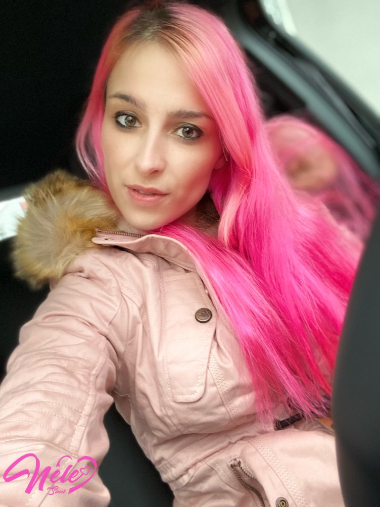 Guten Morgen ❤️
Ich bin dann auch mal wach und bereit für den Tag😘
Wetter wird hier heut klasse also viel draußen sein 🪲

#nelesweet #nochkalt #sunshine #nrw #düsseldorf #jacke #hair #eyes #beauty #lips #woman #girl #selfie #car #lovely #saturday