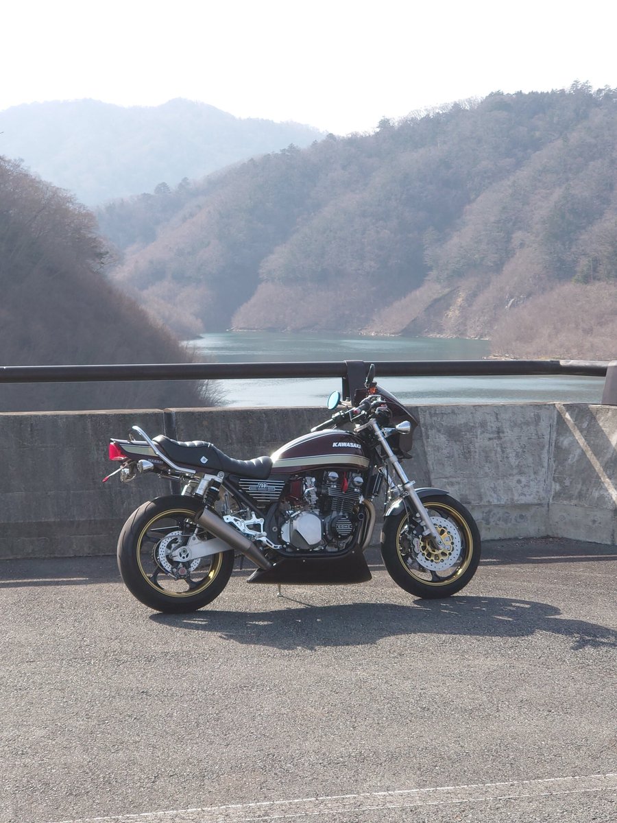 te71caro's tweet photo. 散歩🏍
マフラー中間にバッフル仕込んだら気持ち静かになった🙌
キャブのセッティングはだいぶ濃い感じ🔧 https://t.co/BaCzFUfle5