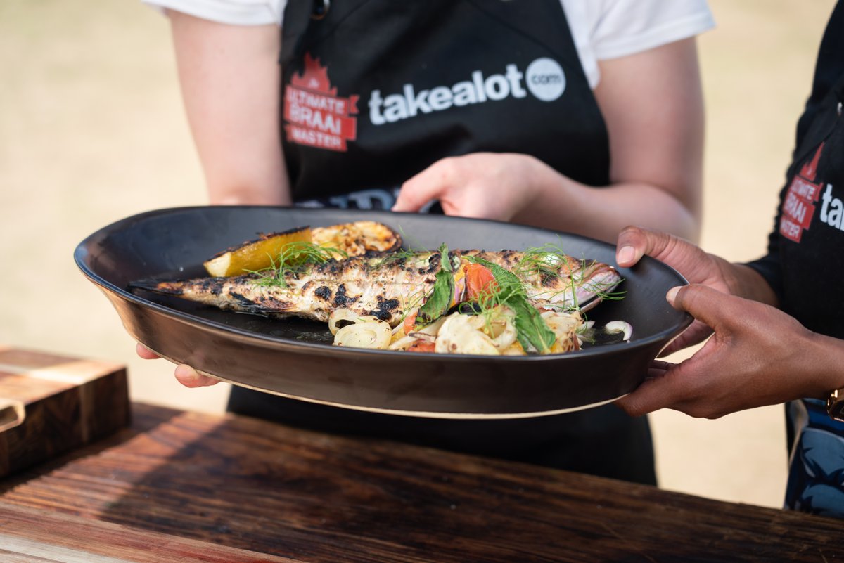 UltimateBraai's tweet photo. What are your weekend braai plans?
#Underfire #UBMS7 #Ultimatebraaimaster #braaimaster https://t.co/cfZjsHZSwA