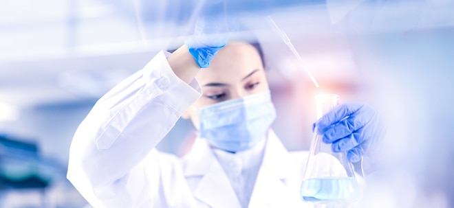 boerseonline's tweet photo. In der laufenden #Bilanzsaison haben mittlerweile 30 der 40 #DAX-Konzerne ihre Berichte vorgelegt. Dabei konnten zuletzt vor allem Konsum- und Pharmawerte sogar in einem von Kriegsturbulenzen gezeichneten Markt punkten. Alle Infos im Überblick: https://t.co/5E1x8d0zfA https://t.co/x7Juzun0e8