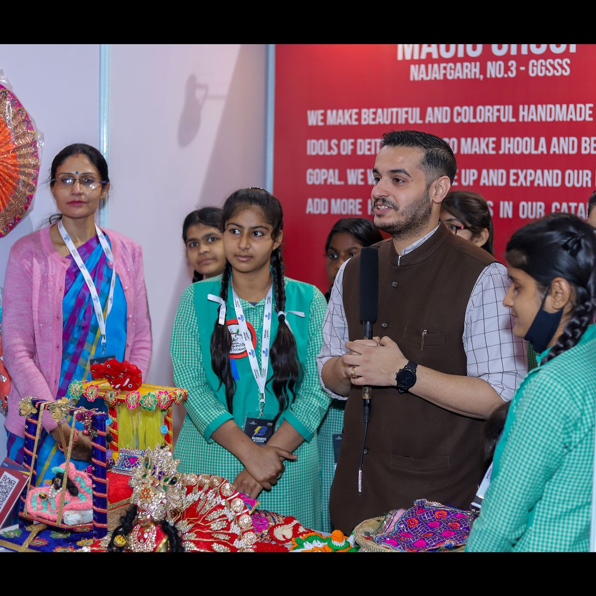 EMCCLASS's tweet photo. The highlight of this successful endeavor is how the students have taken charge &amp; explored their potential to the fullest at Business Blasters Investment Summit &amp; Expo '22.

#BBExpo #EMC #BBCoach @BB_official2021 @AamAadmiParty @msisodia @AtishiAAP @UdhyamOrg @SapnaYadav_EMC https://t.co/G2dYAgoaaB