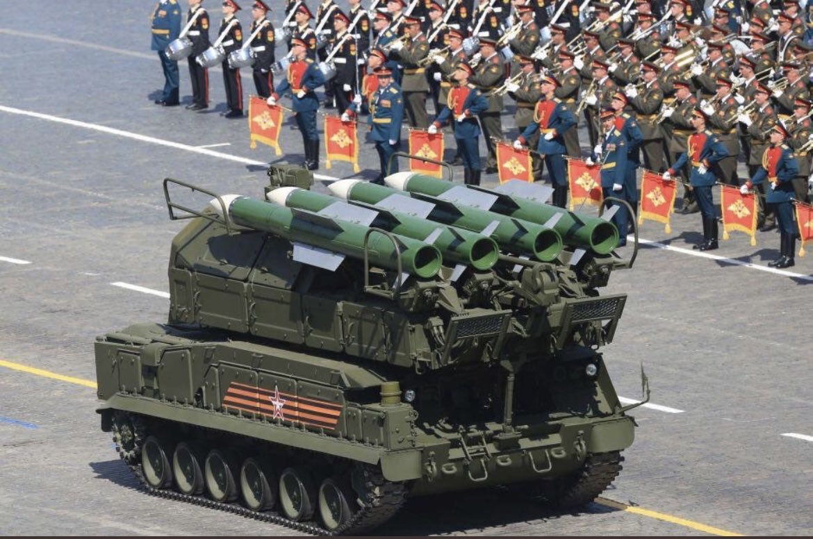 Военная техника на параде