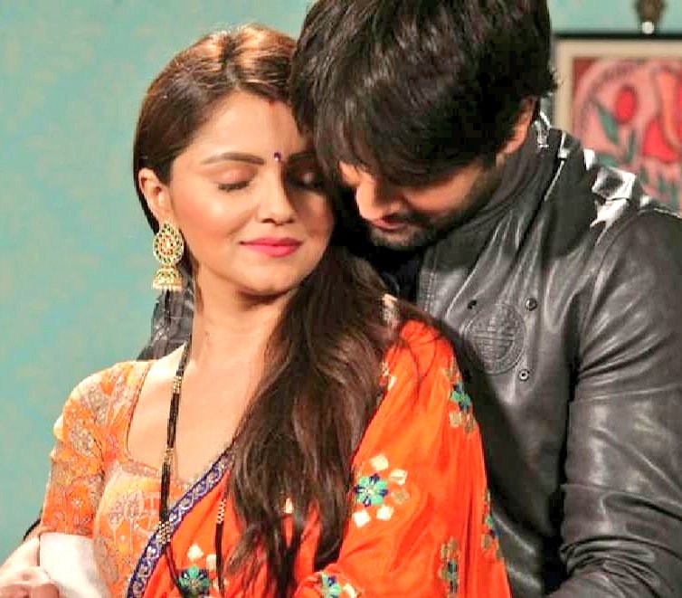 VivInaWorld's tweet photo. Retweet if you miss this duo on-screen together 😍 @VivianDsena01 @RubiDilaik 💞

#HaYa #VivIna #RubinaDilaik #VivianDsena #Shakti https://t.co/z4ZNbkn7gb