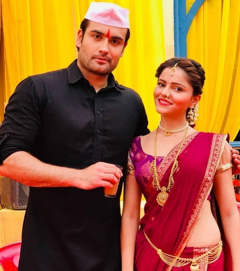 VivInaWorld's tweet photo. Retweet if you miss this duo on-screen together 😍 @VivianDsena01 @RubiDilaik 💞

#HaYa #VivIna #RubinaDilaik #VivianDsena #Shakti https://t.co/z4ZNbkn7gb