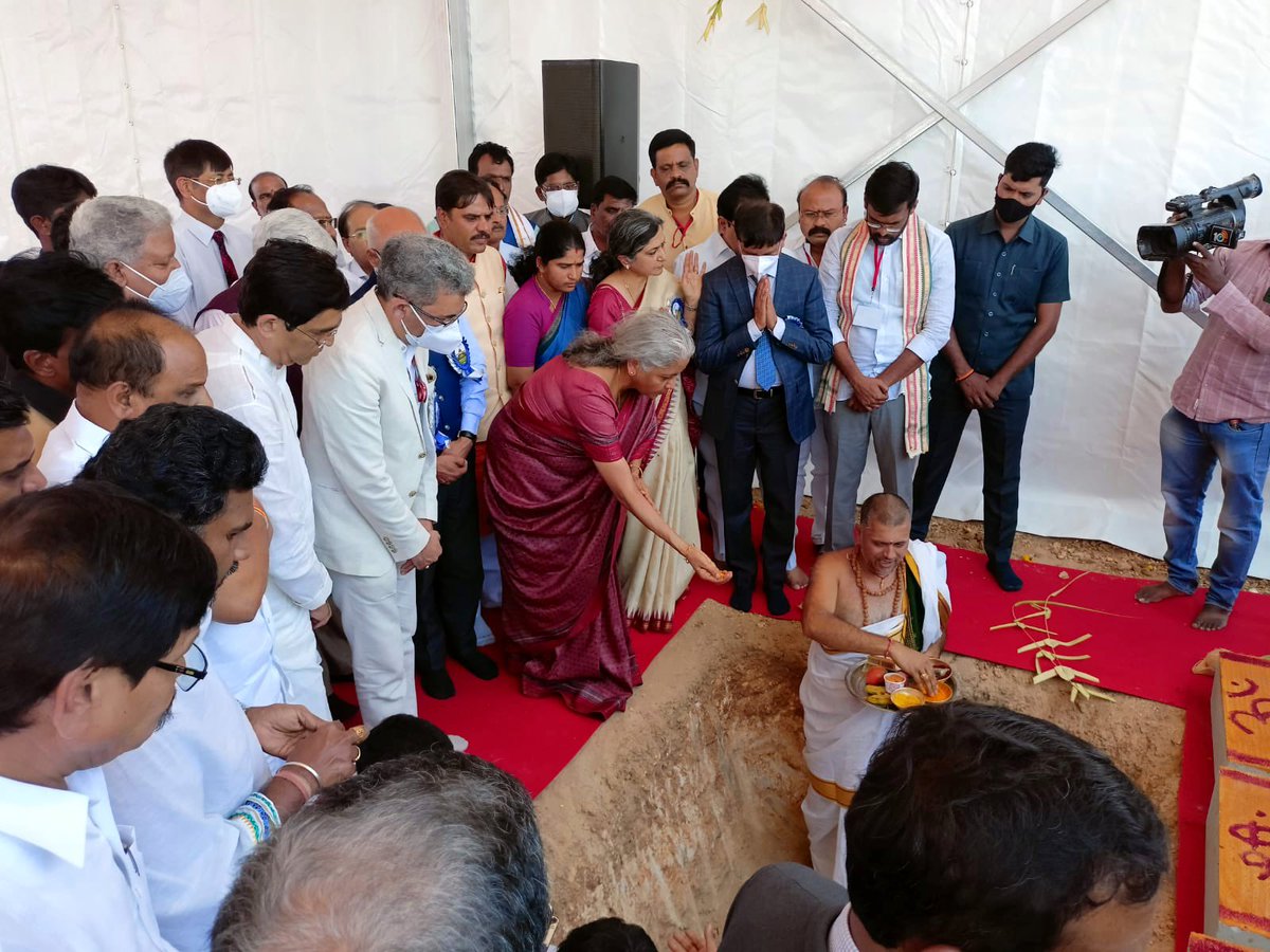 FinMinIndia's tweet photo. Union Finance Minister Smt. @nsitharaman today laid foundation stone for the new National Academy of Customs, Indirect Taxes &amp; Narcotics (NACIN) at Palasamudram Village, near Hindupur, Ananthapur District in Andhra Pradesh. (1/2) https://t.co/cQcMYtjRvm