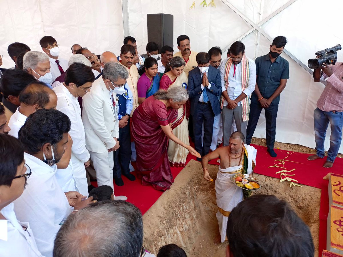 FinMinIndia's tweet photo. Union Finance Minister Smt. @nsitharaman today laid foundation stone for the new National Academy of Customs, Indirect Taxes &amp; Narcotics (NACIN) at Palasamudram Village, near Hindupur, Ananthapur District in Andhra Pradesh. (1/2) https://t.co/cQcMYtjRvm