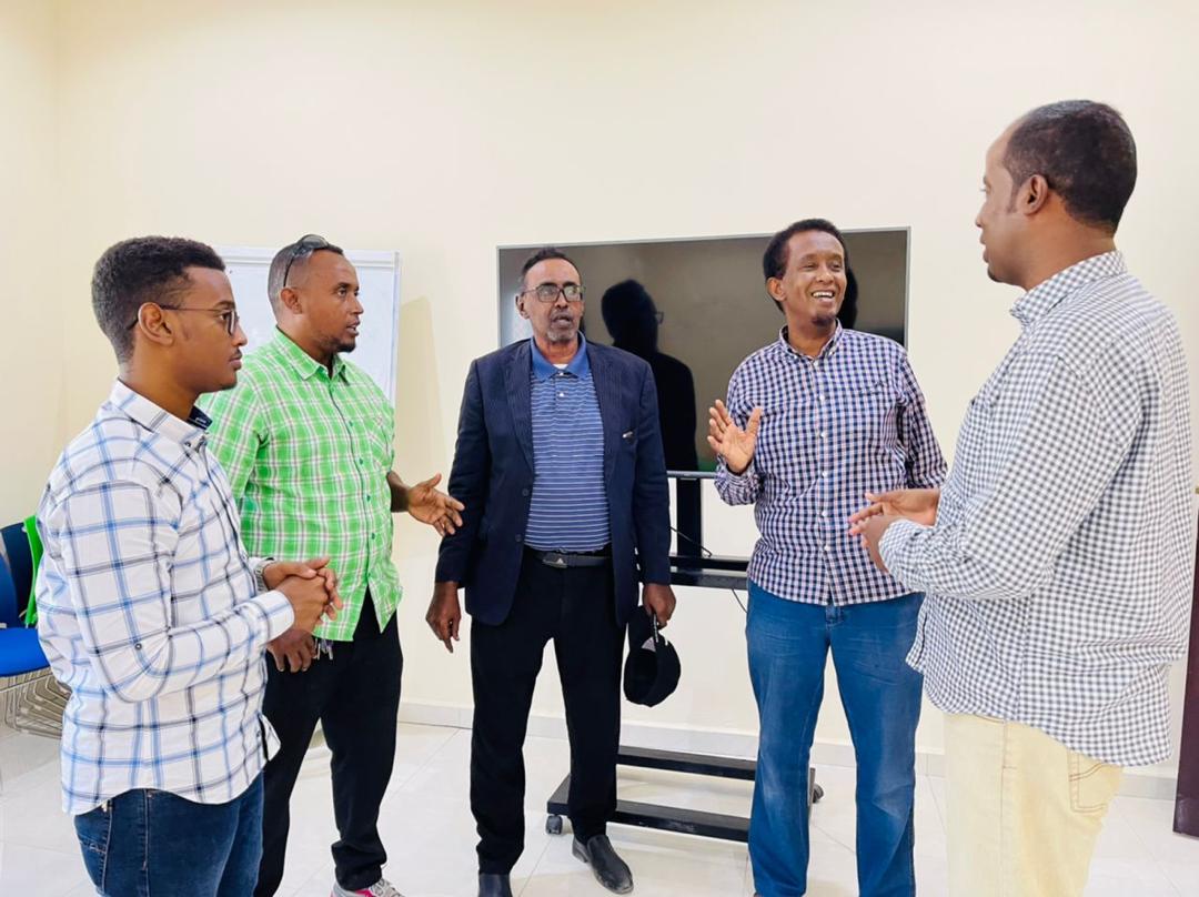 AbdiazizYouth's tweet photo. Today we received delegates from the Ministry of Youth and Sports @MoysFGS  and discussed strengthening our partnership and promoting youth participation through co-organzine youth-led events at Abdiaziz Youth Center.

#AYCVisit https://t.co/JlUGMXUZUC