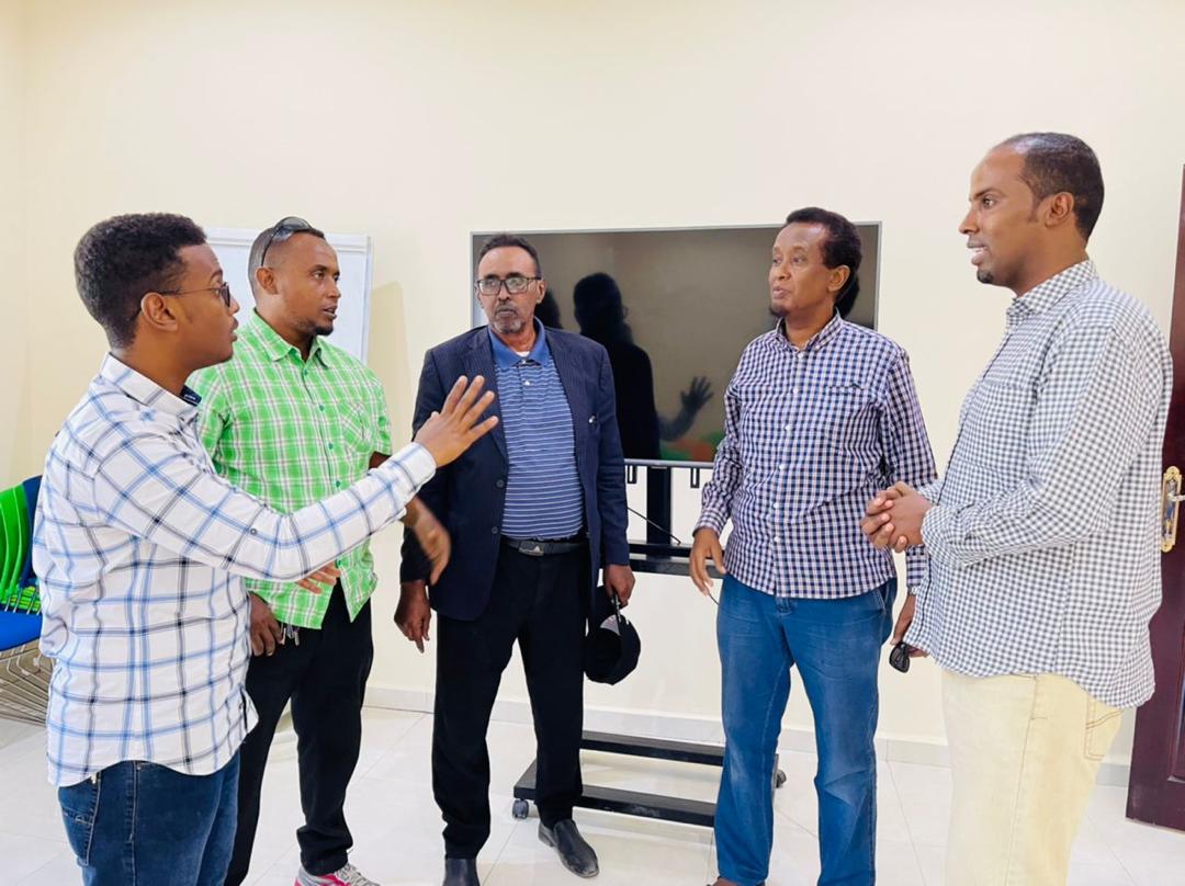 AbdiazizYouth's tweet photo. Today we received delegates from the Ministry of Youth and Sports @MoysFGS  and discussed strengthening our partnership and promoting youth participation through co-organzine youth-led events at Abdiaziz Youth Center.

#AYCVisit https://t.co/JlUGMXUZUC