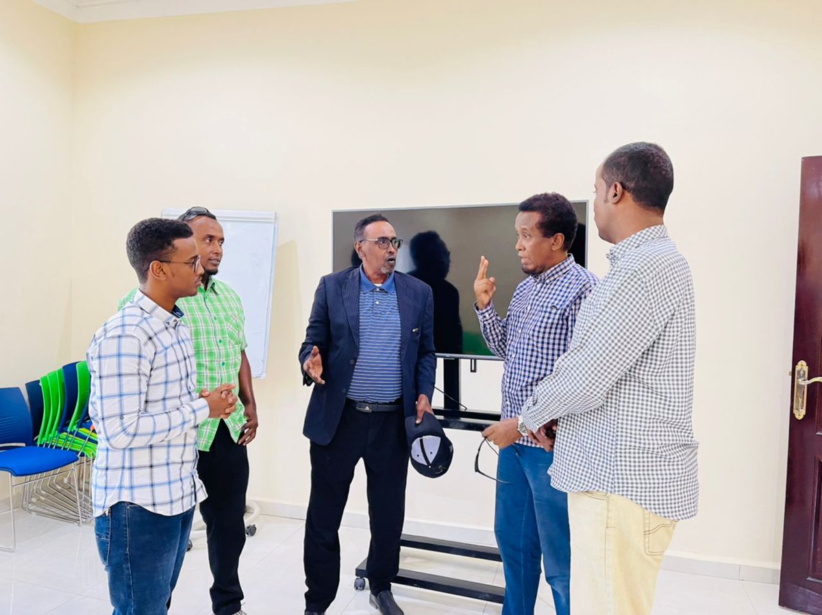 AbdiazizYouth's tweet photo. Today we received delegates from the Ministry of Youth and Sports @MoysFGS  and discussed strengthening our partnership and promoting youth participation through co-organzine youth-led events at Abdiaziz Youth Center.

#AYCVisit https://t.co/JlUGMXUZUC