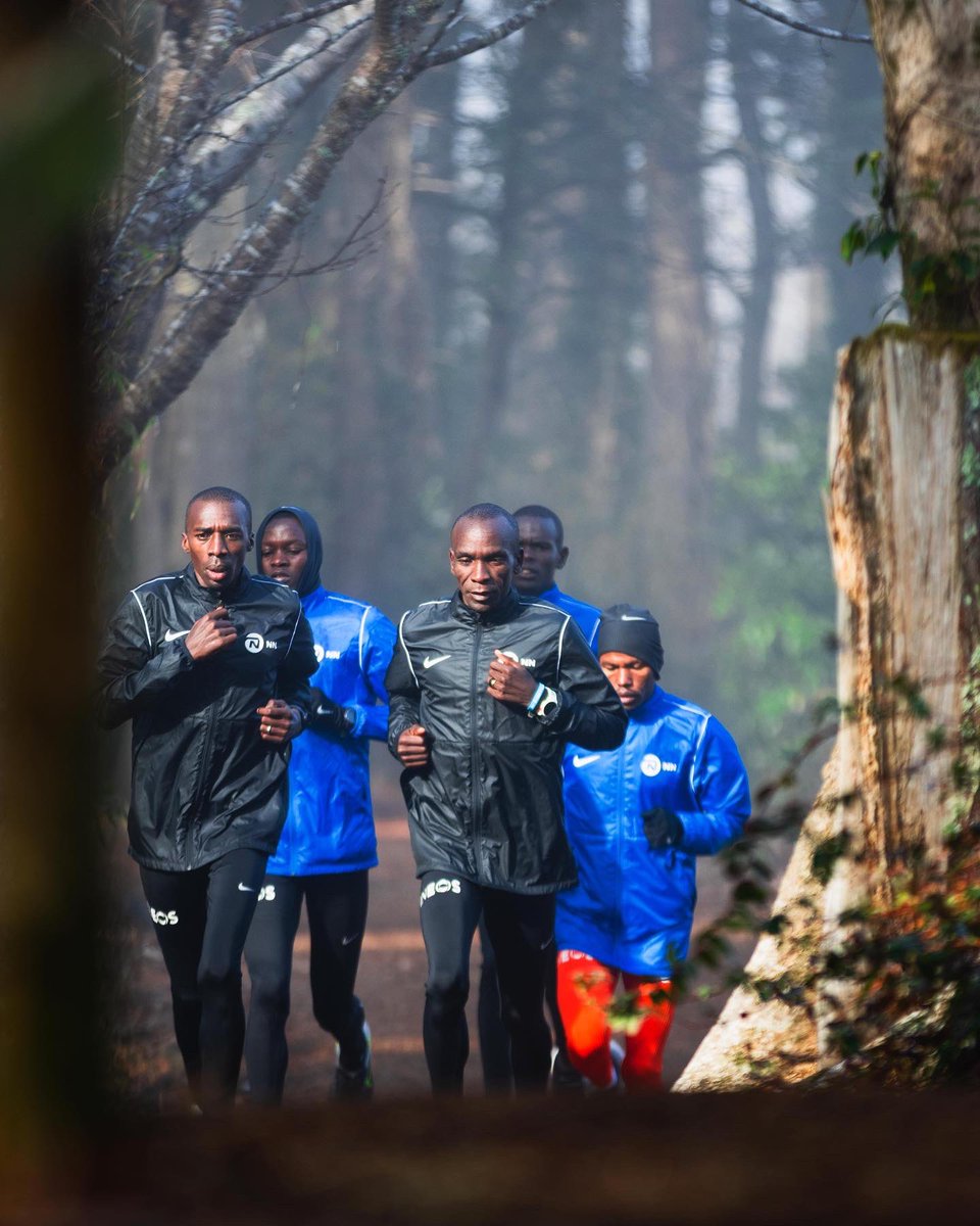 EliudKipchoge's tweet photo. It’s time. #NoHumanIsLimited https://t.co/xFDndgx2HS