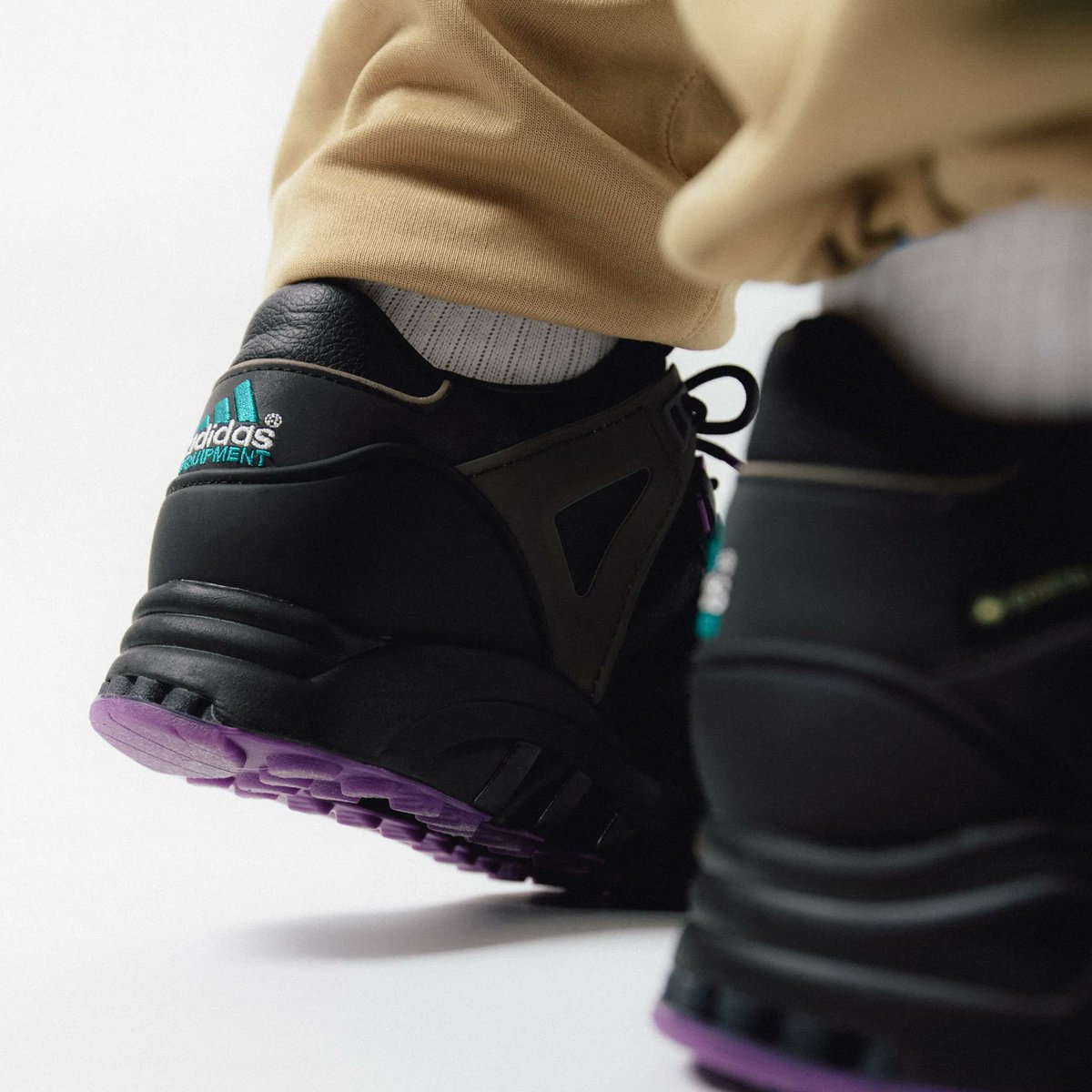 titoloshop's tweet photo. ONLINE NOW 🔥 adidas Equipment CSG 91 and 93 *Gore-Tex* 
c l i c k 📲 https://t.co/vVgAqwBDc0

🏃🏿‍♂️UK 7 (40 2/3) - UK 11.5 (46 2/3)
🔎 GX3618 and GX3617

#adidas
#eqt
#adidaseqt
#eqtfamily
#goretex
#equipmentcsg91 
#equipmentcsg93 https://t.co/SD0az8Pdij