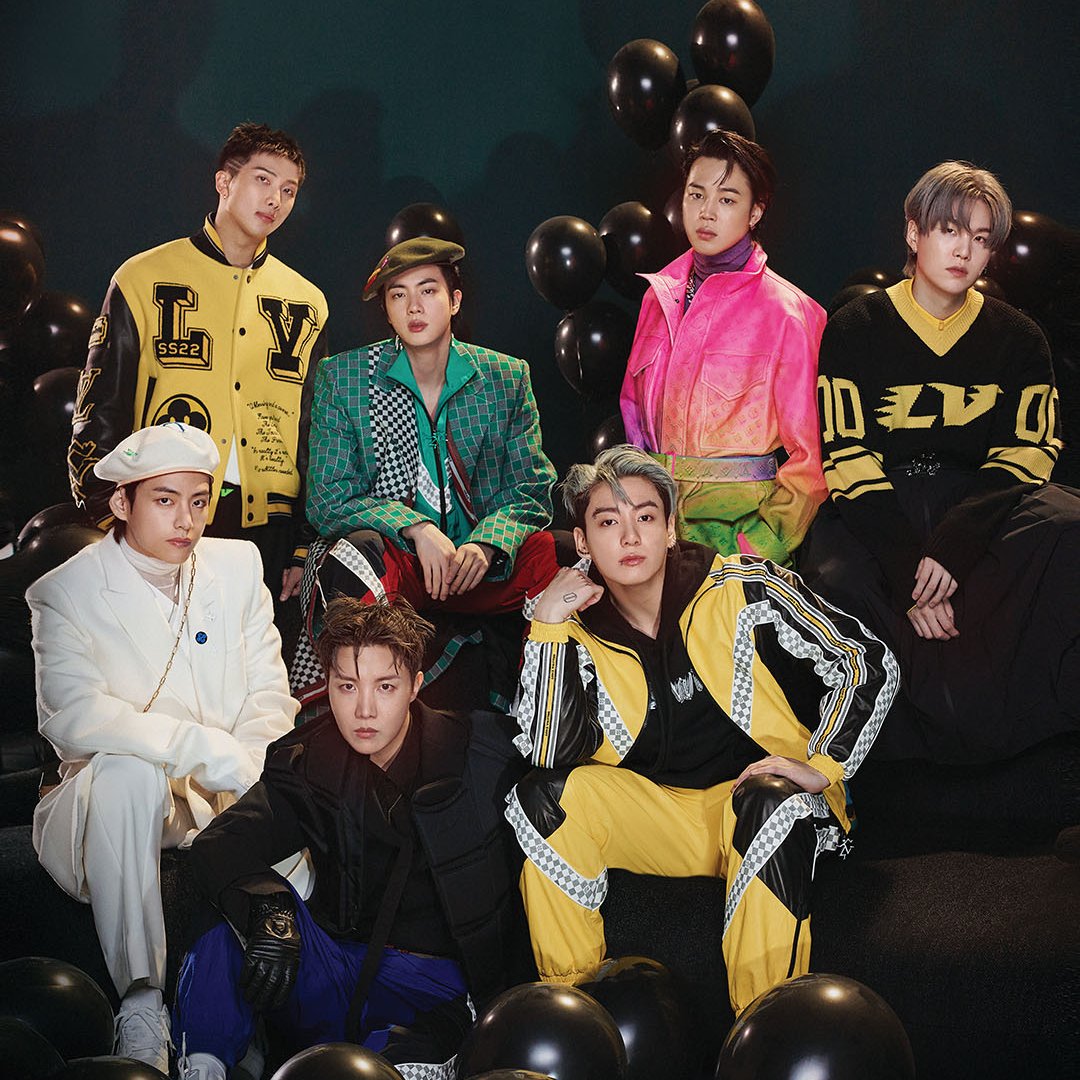 braveyOOki's tweet photo. skincare routine with BTS  —  a thread https://t.co/LckTzHes4n