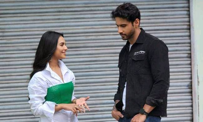_____ratri_____'s tweet photo. #ROCKSTAR coming✨✨
.
.
@Yash_Dasgupta @NusraatFaria @shapla_media https://t.co/YmfFCmUMUb