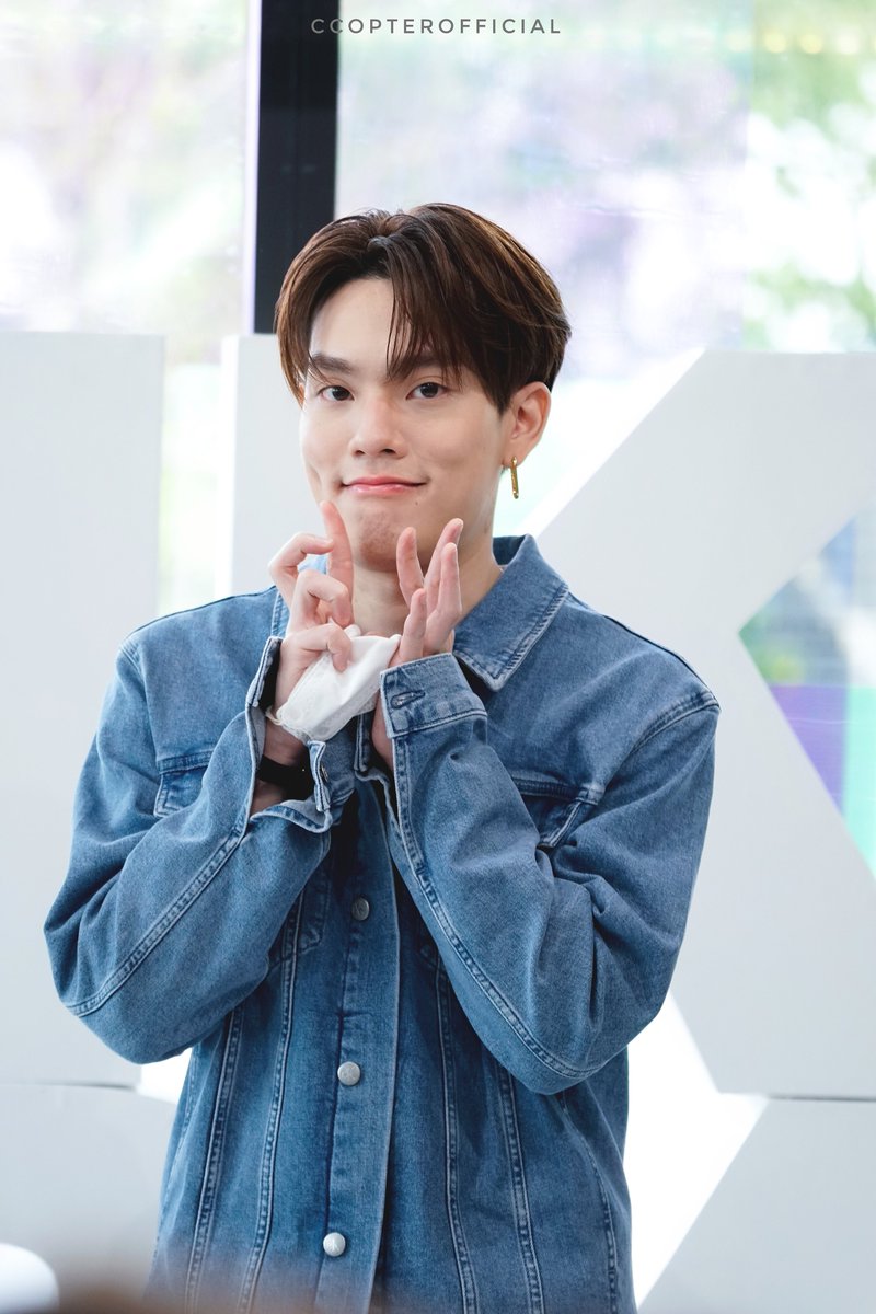 ccopterofficial's tweet photo. ครูพี้เตอร์ น่ารักมั้ยฮับ~ 

#CTRPANUWAT 
#แมทเทอร์เรนเจอร์ 
#MonkeyEverydayTH 
#MonkeySpace 
#MonkeyRangers https://t.co/iUS9F8iv9b